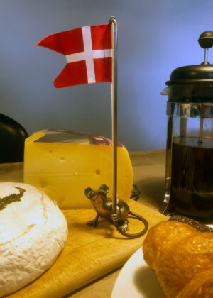 Flagmus med Dannebrogsflag