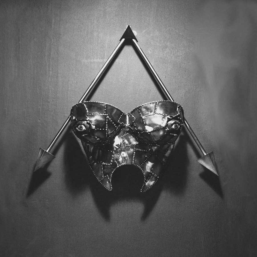 Arbejdsfokus: Udforskning af form samt research af middelalderen, eventyr og eventyrlige historier. Udvalg af arbejder fra soloudstillingen: Eventyrlig middelalder – et digt om før og nu.